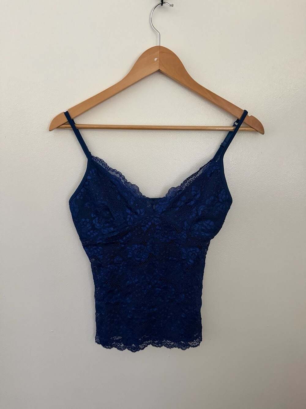 Victoria's Secret Navy Blue Lace Trimmed Camisole Tank Top USA made sz M